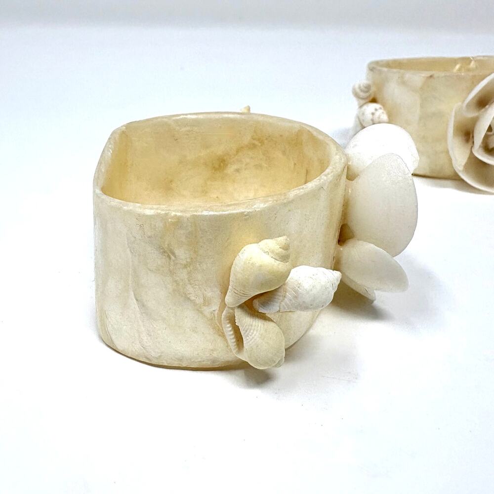 Vintage Capiz Shell Mother of Pearl Flower Rose Napkin Rings Set of 4 - 1970s - Picture 8 of 8